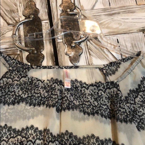 Blouse - Picture 4 of 7